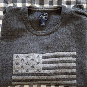G.H. Bass & Co. Men's Gray Flag Crewneck Sweater